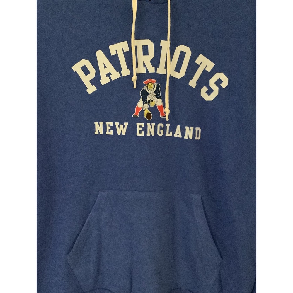 Men's Alternative NFL New England Patriots Vintage Logo Hoodie Size Medium -NWT - Picture 2 of 4